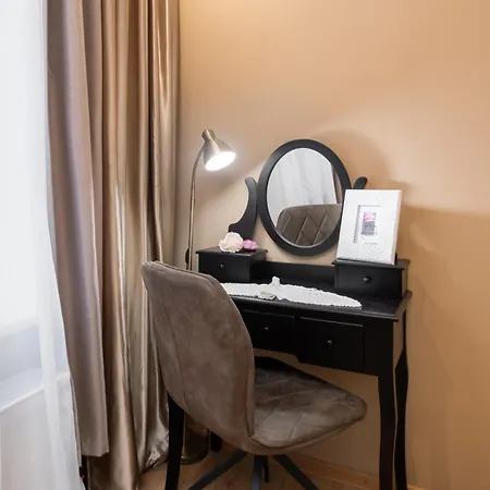 Baltic Amber In Diplomatic District & Free Parking Daire