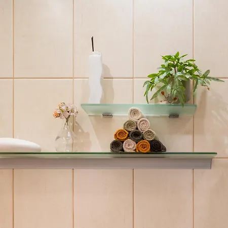 Baltic Amber In Diplomatic District & Free Parking *