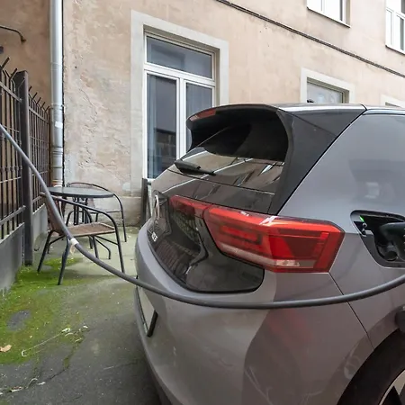 Baltic Amber In Diplomatic District & Free Parking