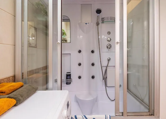 Baltic Amber In Diplomatic District & Free Parking Apartment Riga