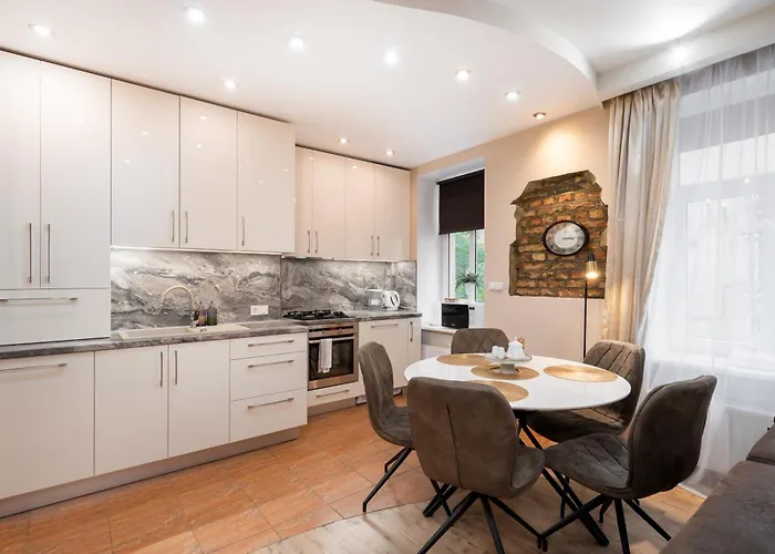 Baltic Amber In Diplomatic District & Free Parking *