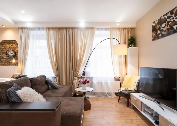 Baltic Amber In Diplomatic District & Free Parking