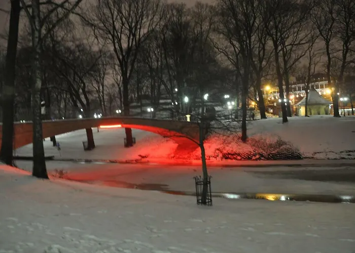 Baltic Amber In Diplomatic District & Free Parking *