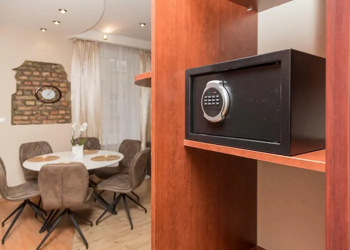 Baltic Amber In Diplomatic District & Free Parking *