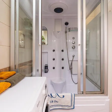 Baltic Amber In Diplomatic District & Free Parking Apartman Riga