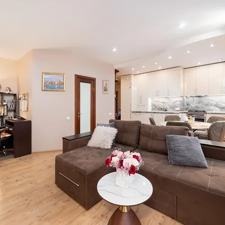 Apartment Baltic Amber In Diplomatic District & Free Parking Riga
