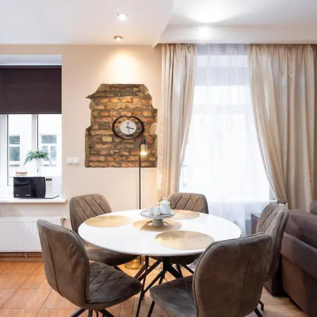 Baltic Amber In Diplomatic District & Free Parking Апартаменты *