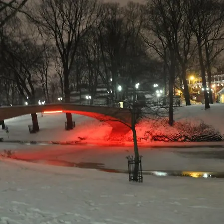 Baltic Amber In Diplomatic District & Free Parking *